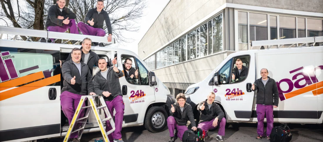 we 7233 1100x484 f50 50