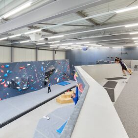 Kletterhalle-Biel_Paerli-AG_P204344.jpg